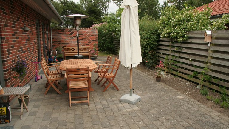 terrasse med betonsten