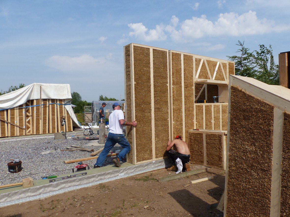 Hus med halm som isolering