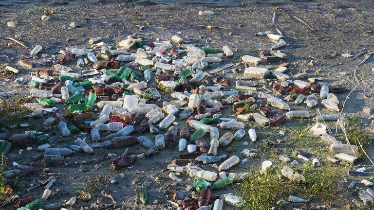 Derfor er plastik materialet, vi hverken kan leve med eller uden