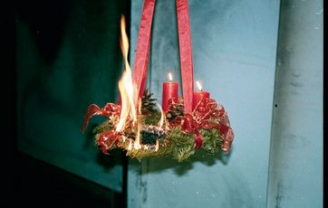 Brand i adventskrans