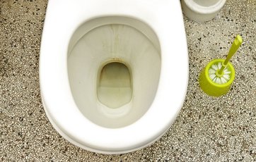 Brune striber i toilettet