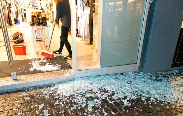 Hærdet glas som sikkerhedsglas.