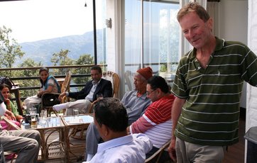Christian Kruuse har boet flere forskellige steder i Nepal, og han har tæt kontakt til flere lokale - men han kender ikke sine naboer.