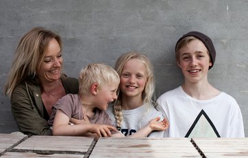 Anne Solmer og hendes tre børn: Mattis på 4, Sia Thit på 11 og Kalle på 14 år. Foto: Christina Kayser Onsgaard