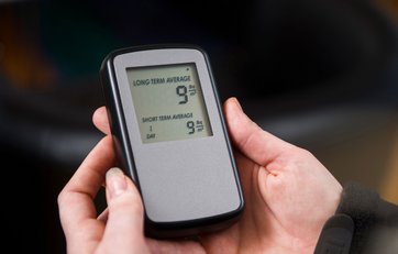 Hvordan virker elektrisk radonmåler? Er den lige så god som et dosimeter?