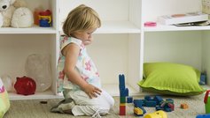 Afgasning fra møbler og legetøj – det kan du gøre