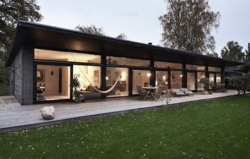 Hus med glasfacade