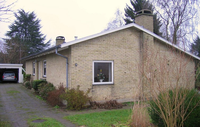Facade i gule mursten.