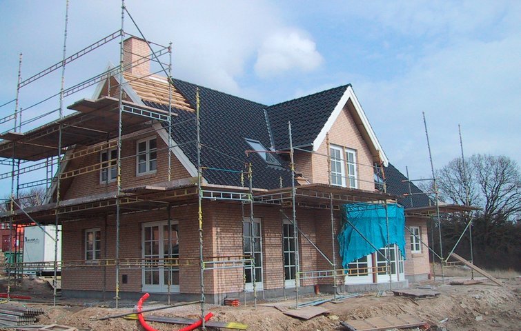 Hvad gør man, hvis stormen raser samtidig med, at du er ved at bygge et nyt hus eller en tilbygning?
Foto: Stig P. Fjording