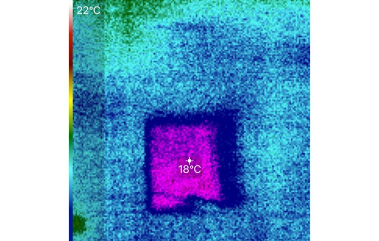 termografering1 Termograferingsfoto taget med Seek Thermal Compact XR af et vindue.