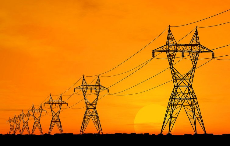 elmaster i solnedgang smart energiforbrug