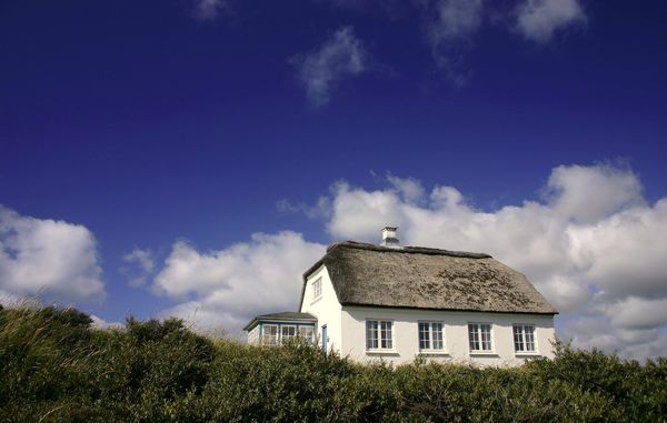 Undersøg dine forpligtelser som husejer, før du køber hus.