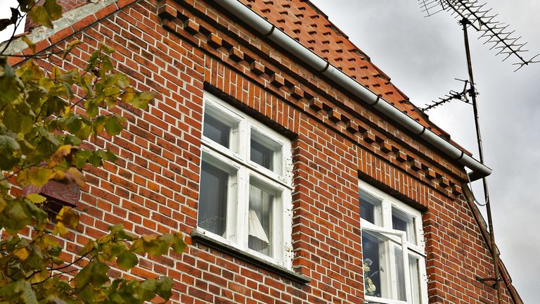 Sådan tjekker du hulmursisoleringen i dit hus