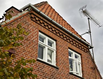 Det er som regel en god idé at isolere husets ydervægge, hvis huset er mere end 10 år gammelt.