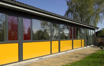 Vestfacaden efter renoveringen.