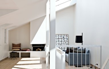 Gammelt byhus fik glas i gulv og tag