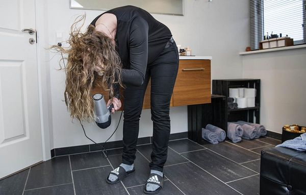 badeværelse fliser gulv praktisk farvevalg Bygningsreglementet strenge krav