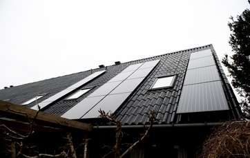 Strøm fra solceller i gråvejr.