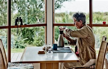 Mie solgte sommerhuset til sine sønner 15 % under vurderingsprisen. Foto: Carsten Ingeman