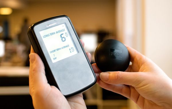 Hvordan måler jeg radon og skal jeg bruge et radon test kit?