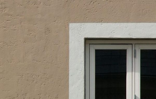 Olieemulsionsmaling til porøse facader