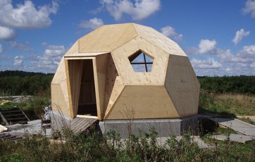 Denne hytte er 25 m2 og ligger i Ringsted på Sjælland. Foto: Kári Thomsem/Easy Domes