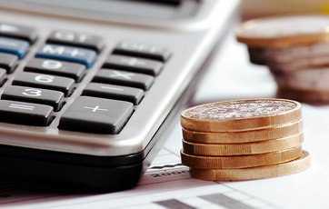 Hvis du vil have en midlertidig finansiering, skal banken have en række oplysninger - bl.a. byggeriets forventede pris og tilbud fra håndværkere.