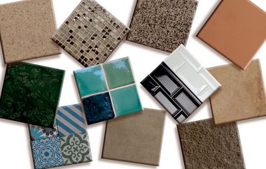Granit, skifer, travertin, terrazzo, marmor, cement, glasmosaik, terrakotta, beton, uglaserede og glaserede keramiske fliser.