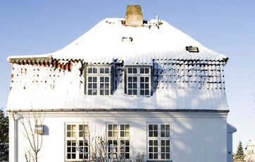 Problemer med fygesne på hustag.