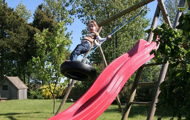 Idé til genbrug: gynge lavet af bildæk