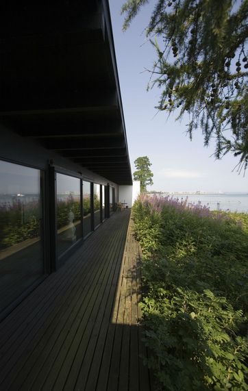 Terrasse på modernistisk villa
