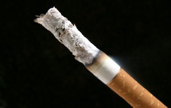 nedbrændt cigaret røglugt rygerhjem