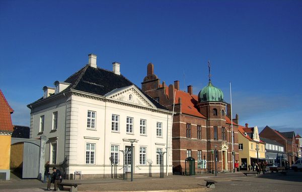 Byhuse har ofte fine detaljer, som kan være inspireret af mange forskellige stilarter.