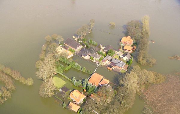 Skybrud og oversvømmelser kan forårsage stor skade på dit hus. Sørg for at reagere hurtigt