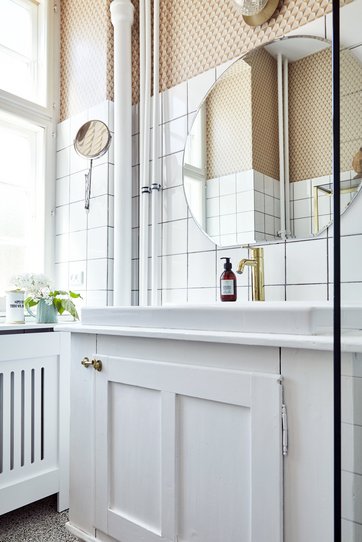 Enkelt design i det nye badeværelse