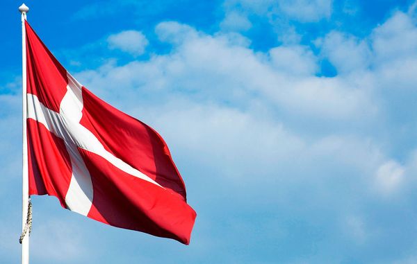 Flagning med Dannebrog