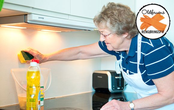 Oldfruens blanding mod stegefedt på væggen