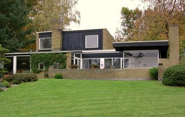 En modernistisk villas have med inspiration fra udlandet.