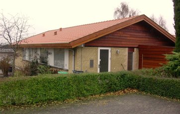 Stålplader, der ligner tegl, anvendes især i forbindelse med renovering af ældre parcelhuse.