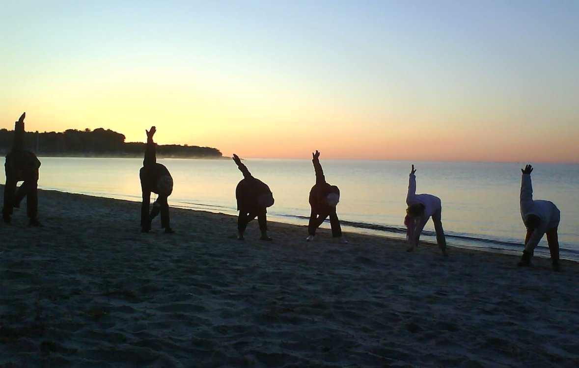 Yoga på strand