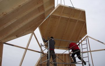 Er du blot almindelig handy, burde du kunne stå for monteringen sammen med at par gæve venner. Foto: Kári Thomsem/Easy Domes