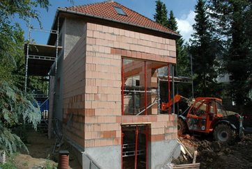 Tilbygning i teglblokke. Venligst udlånt af Scanoton.
