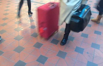 Hovedbanefliser Røde og sorte klinker på gulvet på Københavns Hovedbanegård. Fliserne kommer fra Hasle på Bornholm.