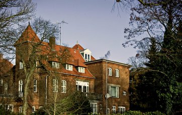 Byhusets have blev ofte anlagt i den samme sydeuropæiske landstil som huset.