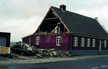 Hus, hvor gavlen er suget ud i den ene ende
