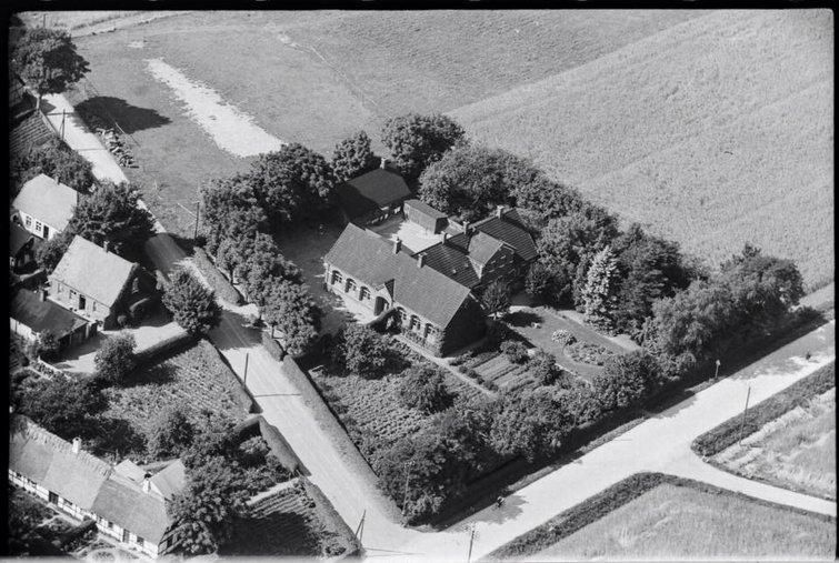 Luftfoto af Maglebrænde Skole fra 1939