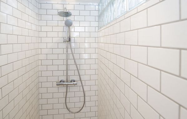 Valg af blandingsbatteri til bruseren Badeværelsesartikler